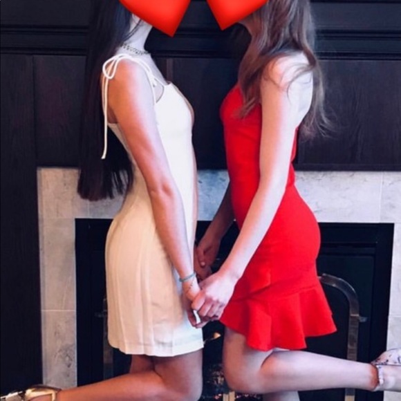 Red dress - Picture 2 of 5